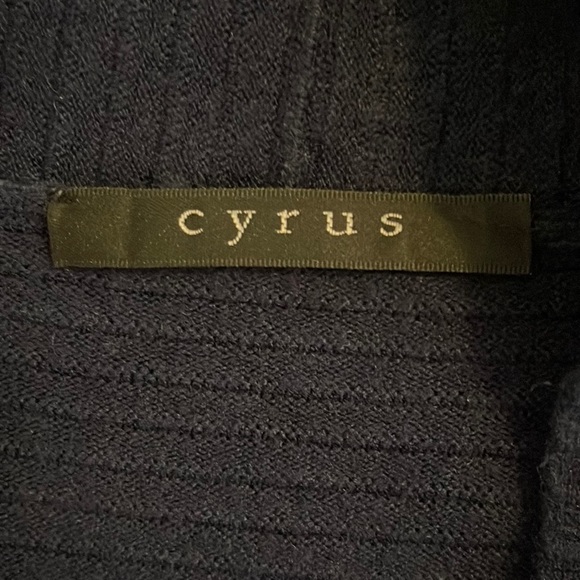 Cyrus | Ribbed Cardigan - Picture 3 of 5